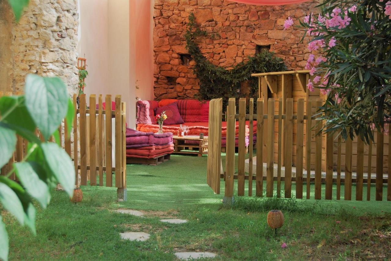 La Bucolique, Chambres Et Jardin D'Hotes Sabran Exterior foto